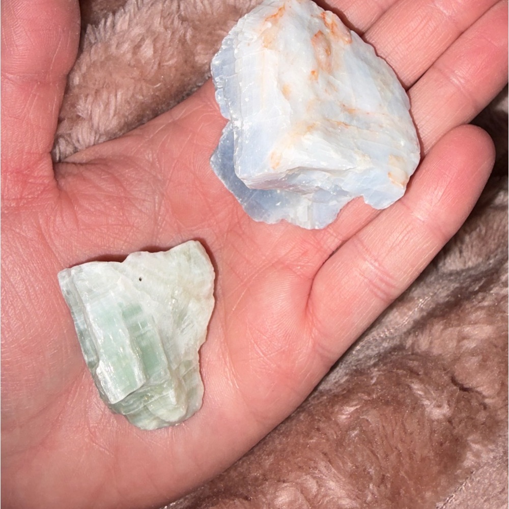 RAW CALCITE - Picture 3 of 3